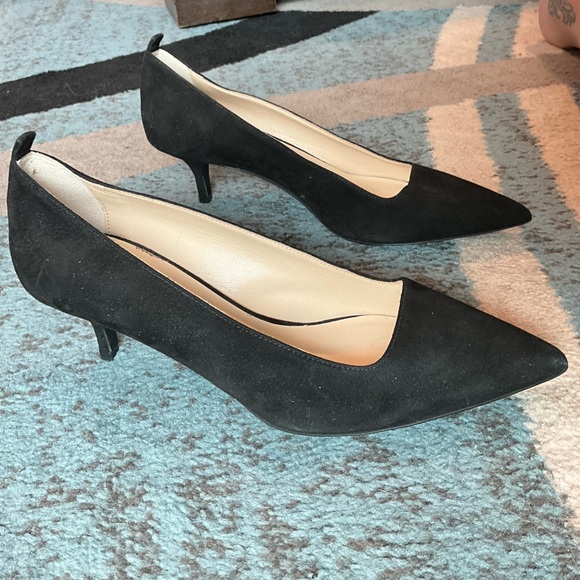 Everlane Elegant Black Suede Heels - Picture 2 of 5